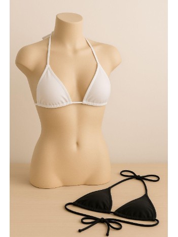 Kadın Siyah Ve Beyaz Minimal Kesim Üçgen Bikini Üstü – Modern Ve Şık Tasarım