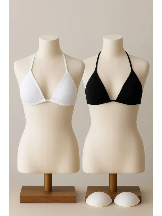 Kadın Siyah Ve Beyaz Minimal Kesim Üçgen Bikini Üstü – Modern Ve Şık Tasarım