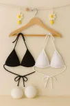 Kadın Siyah Ve Beyaz Minimal Kesim Üçgen Bikini Üstü – Modern Ve Şık Tasarım