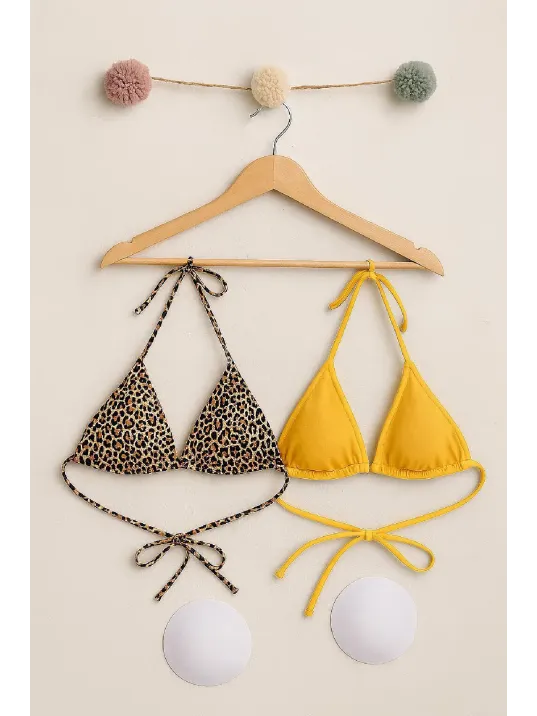 Kadın Leopar Desenli Ve Sarı Minimal Kesim Üçgen Bikini Üstü – Modern Ve Şık Tasarım