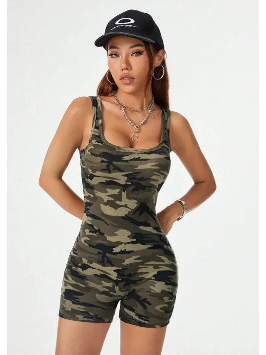 Kadın Kamuflaj Desenli Kalın Askılı Şortlu Tulum Gecelik – Modern Ve Şık Tasarım