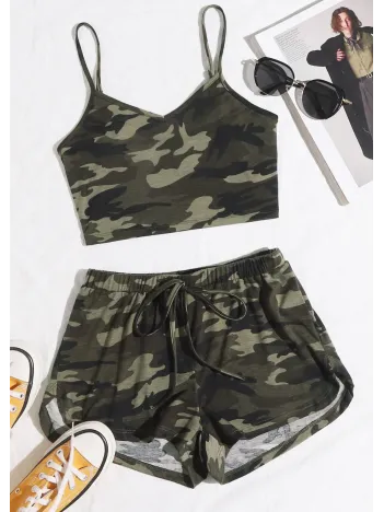 Kadın Kamuflaj Desenli Askılı Crop Top Ve Şortlu Gecelik Takım – Modern, Konforlu Ve Günlük Kombinlere Uygun