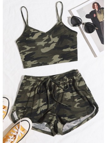 Kadın Kamuflaj Desenli Askılı Crop Top Ve Şortlu Gecelik Takım – Modern, Konforlu Ve Günlük Kombinlere Uygun