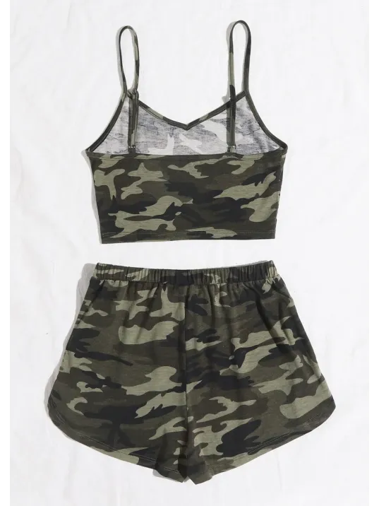 Kadın Kamuflaj Desenli Askılı Crop Top Ve Şortlu Gecelik Takım – Modern, Konforlu Ve Günlük Kombinlere Uygun