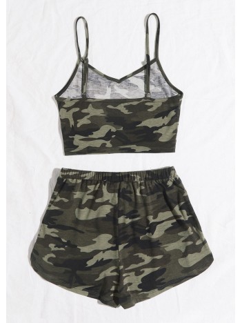 Kadın Kamuflaj Desenli Askılı Crop Top Ve Şortlu Gecelik Takım – Modern, Konforlu Ve Günlük Kombinlere Uygun Kadın Kamuflaj Desenli Askılı Crop Top Ve Şortlu Gecelik Takım – Modern, Konforlu Ve Günlük Kombinlere Uygun