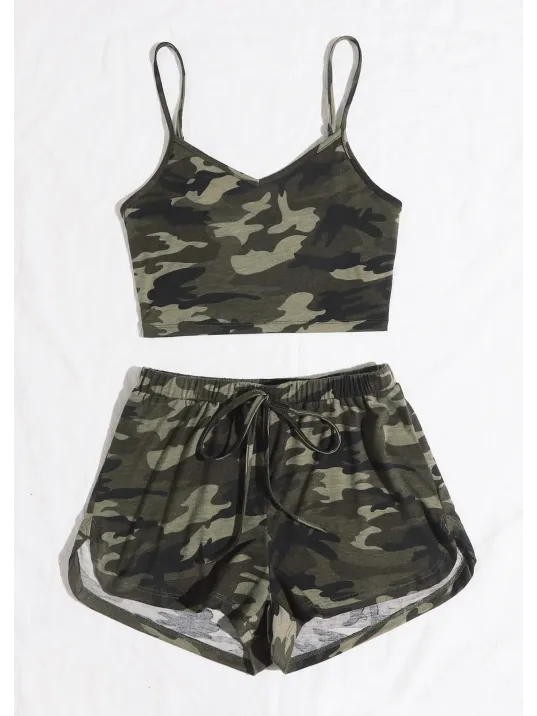 Kadın Kamuflaj Desenli Askılı Crop Top Ve Şortlu Gecelik Takım – Modern, Konforlu Ve Günlük Kombinlere Uygun