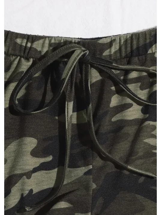 Kadın Kamuflaj Desenli Askılı Crop Top Ve Şortlu Gecelik Takım – Modern, Konforlu Ve Günlük Kombinlere Uygun