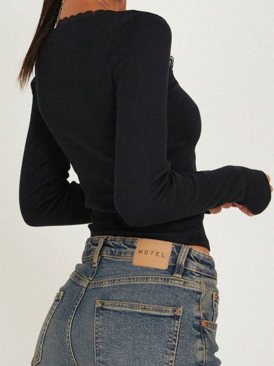 Kadın Siyah Kare Yaka Dantelli Uzun Kollu Crop Top Bluz – Şık, Rahat Ve Kolay Kombinlenebilir Kadın Siyah Kare Yaka Dantelli Uzun Kollu Crop Top Bluz – Şık, Rahat Ve Kolay Kombinlenebilir