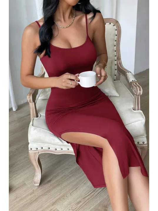 Kadın Bordo Yırtmaçlı Diz Altı Vücüdu Saran Gecelik