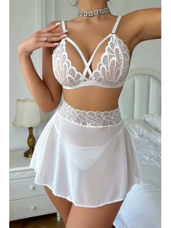 Kadın Beyaz Göğsü Ve Beli Dantel Detaylı Etekli Takım – Modern, Konforlu Ve Günlük Kombinlere Uygun