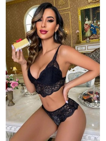 Kadın Siyah Dantel Bralet Ve Slip Külotlu İç Çamaşır Takımı