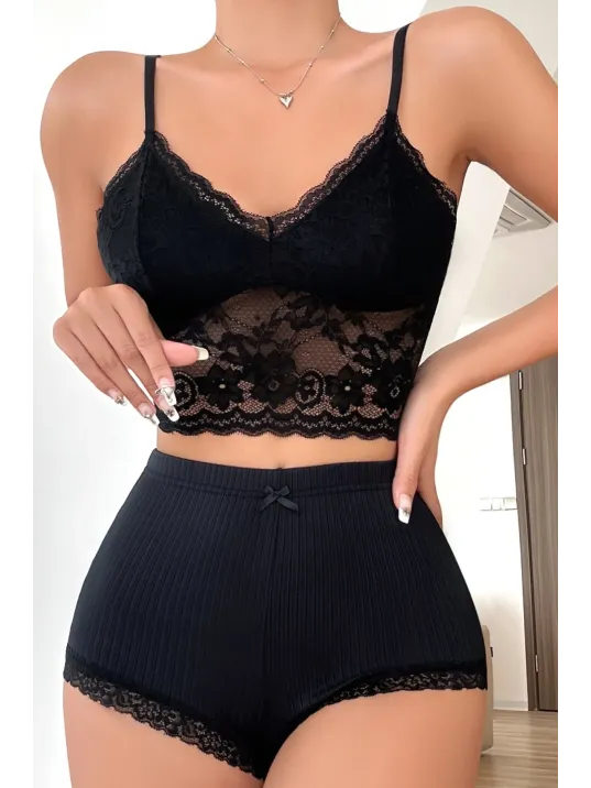 Kadın Kaşkorse Şortlu Dantelli Gecelik Takımı – Modern, Konforlu Ve Günlük Kombinlere Uygun