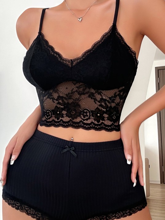 Kadın Kaşkorse Şortlu Dantelli Gecelik Takımı – Modern, Konforlu Ve Günlük Kombinlere Uygun