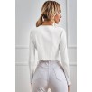 Kadın Beyaz Uzun Kollu Önden Bağlama Detaylı Crop Top Bluz – Şık, Rahat ve Kolay Kombinlenebilir