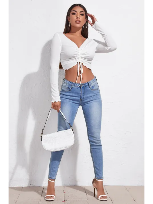 Kadın Beyaz Uzun Kollu Büzdürme Bağcık Detaylı Crop Top Bluz – Şık, Rahat Ve Kolay Kombinlenebilir