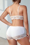 Kadın Beyaz Kaşkorse Ve Dantel Detaylı Şortlu Gecelik Takım – Modern, Konforlu Kadın Beyaz Kaşkorse Ve Dantel Detaylı Şortlu Gecelik Takım – Modern, Konforlu