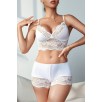 Kadın Beyaz Kaşkorse ve Dantel Detaylı Şortlu Gecelik Takım – Modern, Konforlu