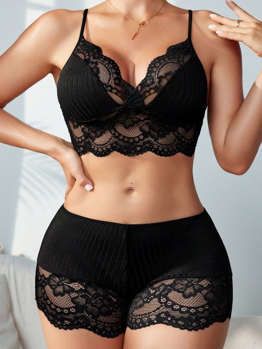 Kadın Siyah Kaşkorse Ve Dantel Detaylı Şortlu Gecelik Takım Kadın Siyah Kaşkorse Ve Dantel Detaylı Şortlu Gecelik Takım