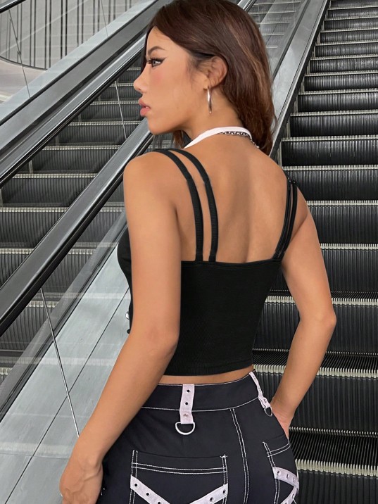 Kadın Beyaz Siyah Çift Renk Çapraz Askılı Crop Top Bluz – Şık, Rahat ve Kolay Kombinlenebilir