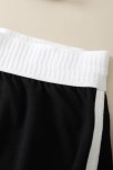 Kadın Siyah Beyaz Lastikli Çapraz Crop Toplu Şortlu Gecelik Takım – Modern, Konforlu Ve Günlük Kombinlere Uygun