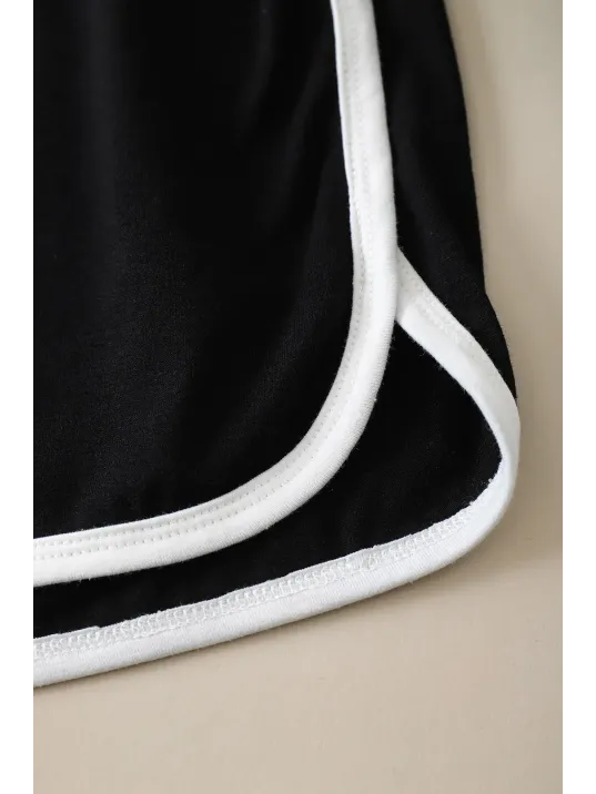 Kadın Siyah Beyaz Lastikli Çapraz Crop Toplu Şortlu Gecelik Takım – Modern, Konforlu Ve Günlük Kombinlere Uygun