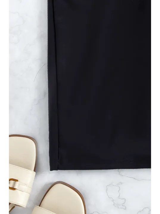 Kadın Siyah Önden Bağcıklı Deniz Şortu – Modern Ve Şık Tasarım