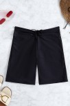 Kadın Siyah Önden Bağcıklı Deniz Şortu – Modern Ve Şık Tasarım