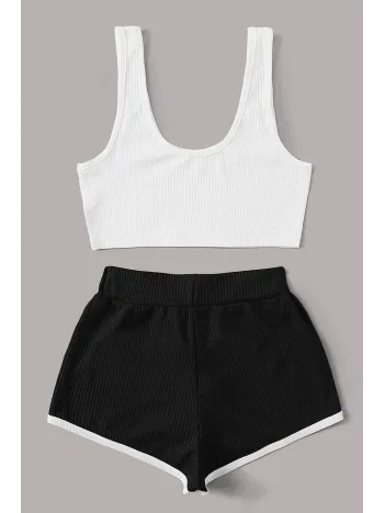Kadın Siyah Şortlu Beyaz Croplu Gecelik Takımı – Modern, Konforlu Ve Günlük Kombinlere Uygun