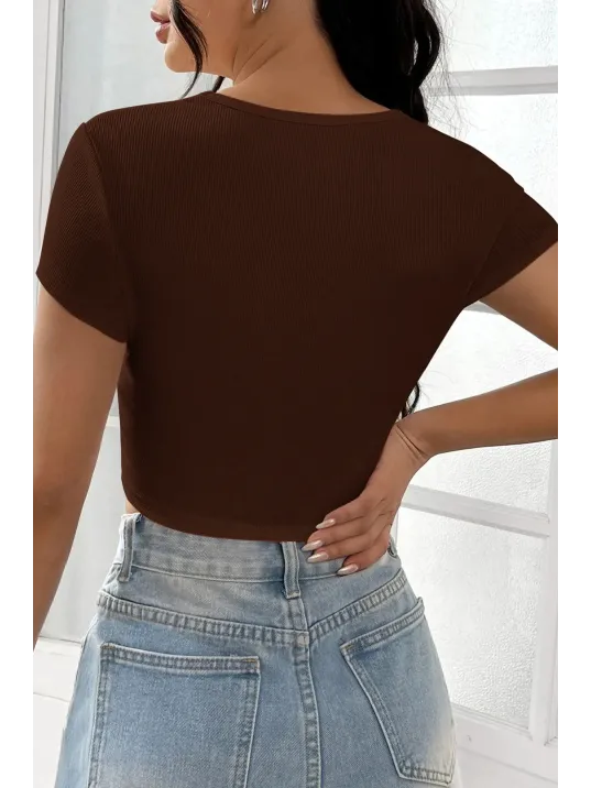Kadın Kahverengi Yarım Kol Düz Yaka Crop Top Bluz – Şık, Rahat Ve Kolay Kombinlenebilir