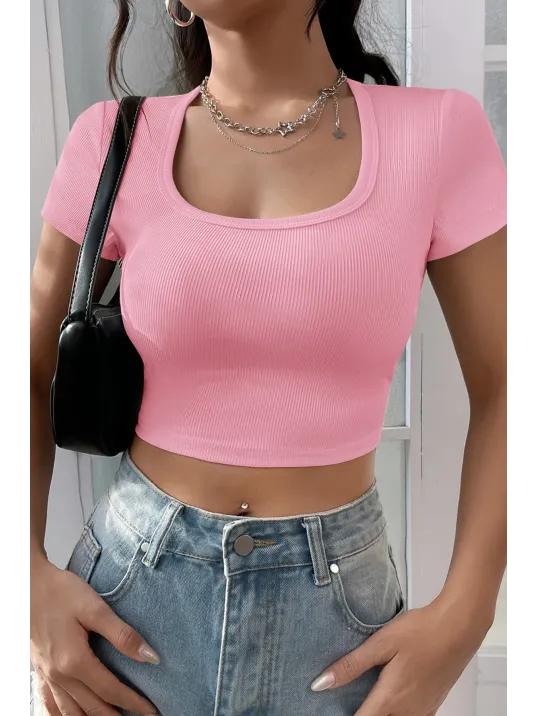 Kadın Pembe Yarım Kol Düz Yaka Crop Top Bluz – Şık, Rahat Ve Kolay Kombinlenebilir