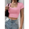 Kadın Pembe Yarım Kol Düz Yaka Crop Top Bluz – Şık, Rahat ve Kolay Kombinlenebilir