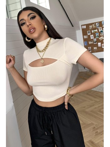 Kadın Ekru Göğüs Dekolteli Yarım Kollu Cut Out Crop Top Bluz – Şık, Rahat ve Kolay Kombinlenebilir