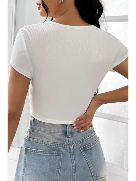 Kadın Beyaz Yarım Kol Düz Yaka Crop Top Bluz – Şık, Rahat Ve Kolay Kombinlenebilir