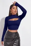 Kadın Lacivert Göğüs Dekolteli Uzun Kollu Cut Out Crop Top Bluz – Şık, Rahat Ve Kolay Kombinlenebilir