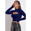 Kadın Lacivert Göğüs Dekolteli Uzun Kollu Cut Out Crop Top Bluz – Şık, Rahat ve Kolay Kombinlenebilir