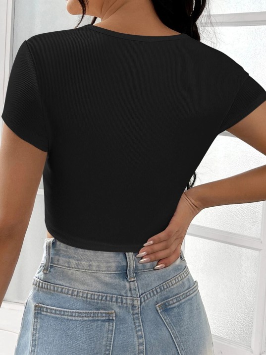 Kadın Siyah Yarım Kol Düz Yaka Crop Top Bluz – Şık, Rahat Ve Kolay Kombinlenebilir