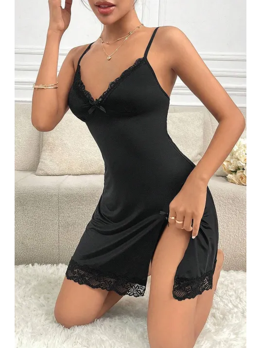 Kadın Siyah Dantelli Fiyonklu Ve Yırtmaçlı Şık Gecelik – Modern Ve Şık Tasarım