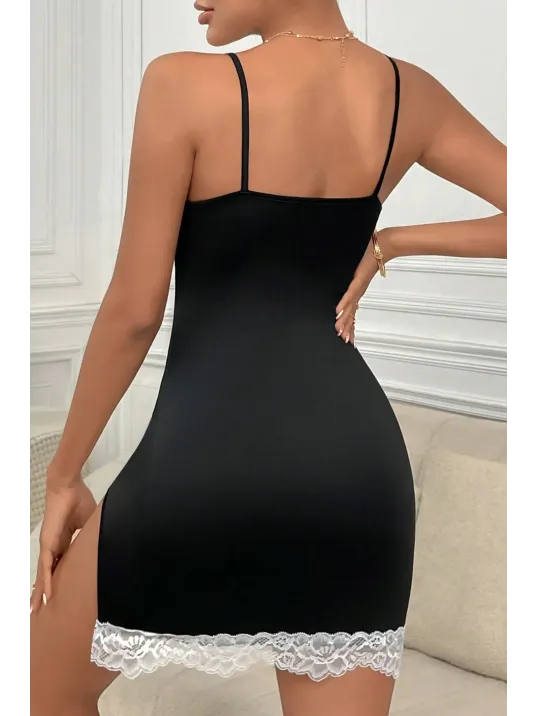 Kadın Siyah Askılı Yırtmaçlı Beyaz Dantelli Gecelik – Modern Ve Şık Tasarım