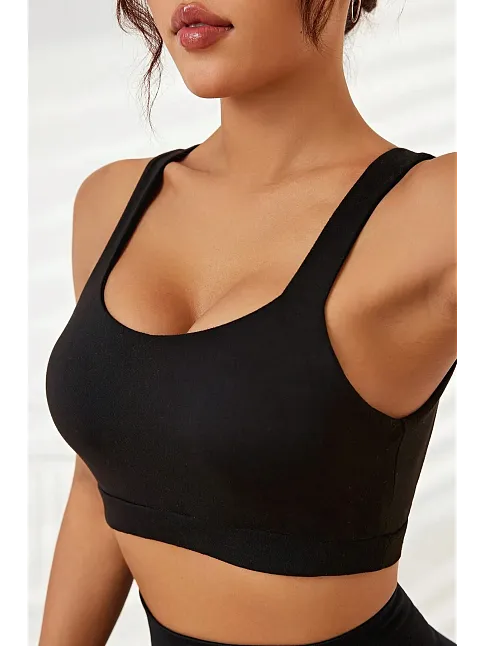 Kadın Siyah Sırtı Açık Derin Göğüs Dekolteli Şık Crop Top Bluz – Şık, Rahat Ve Kolay Kombinlenebilir