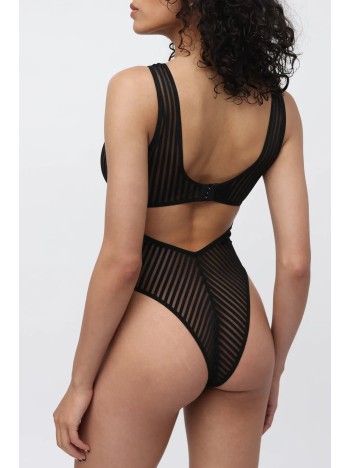 Kadın Siyah Cut-out Detaylı Transparan Çizgili Gecelik – Modern Ve Şık Tasarım