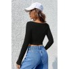 Kadın Siyah Uzun Kollu Agraflı Göğüs ve Göbek Dekolteli Crop Top Bluz – Şık, Rahat ve Kolay Kombinlenebilir Kadın Siyah Uzun Kollu Agraflı Göğüs ve Göbek Dekolteli Crop Top Bluz – Şık, Rahat ve Kolay Kombinlenebilir