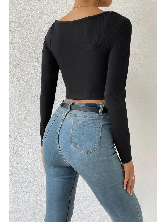 Kadın Siyah Uzun Kol Göğüs Dekolteli Şık Crop Top Bluz – Şık, Rahat Ve Kolay Kombinlenebilir