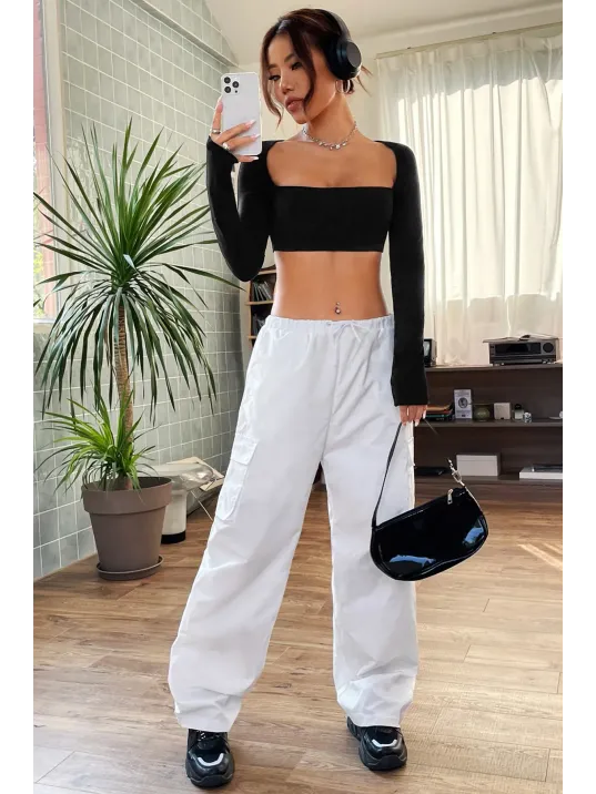 Kadın Siyah Uzun Kol Göğüs Ve Sırt Dekolteli Crop Top Bluz – Şık, Rahat Ve Kolay Kombinlenebilir