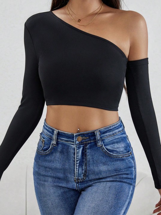 Kadın Siyah Tek Omuz Detaylı Uzun Kol Crop Top Bluz – Şık, Rahat Ve Kolay Kombinlenebilir