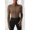 Kadın Kahverengi Uzun Kol Fermuarlı Parmak Geçme Detaylı Dik Yaka Crop Top Bluz – Şık, Rahat ve Kolay Kombinlenebilir