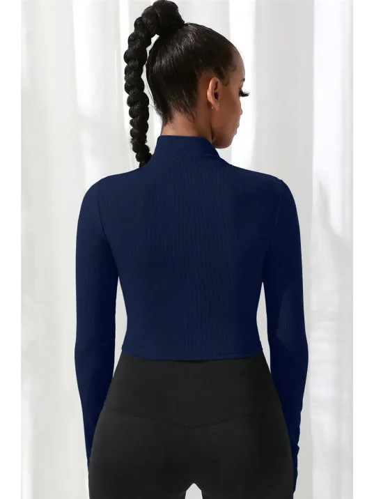 Kadın Lacivert Uzun Kol Fermuarlı Parmak Geçme Detaylı Dik Yaka Crop Top Bluz – Şık, Rahat Ve Kolay Kombinlenebilir