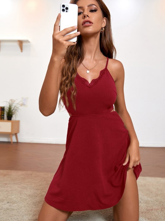 Kadın Bordo İp Askılı, Sırtı Ve Göğsü Dantel Detaylı Şık Gecelik – Modern Ve Şık Tasarım