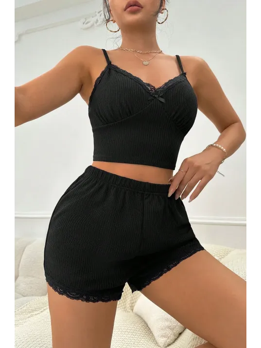 Kadın Siyah Alt Ve Üst Dantel Detaylı Fiyonklu Şortlu Gecelik Takımı – Modern, Konforlu Ve Günlük Kombinlere Uygun