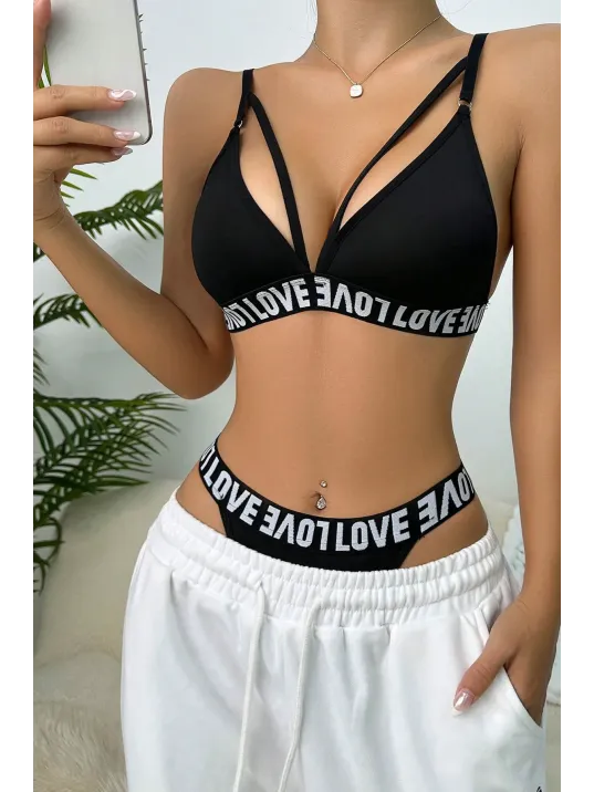 Kadın Siyah Love Yazı Detaylı Harness İç Çamaşır Takımı – Modern, Konforlu Ve Günlük Kombinlere Uygun