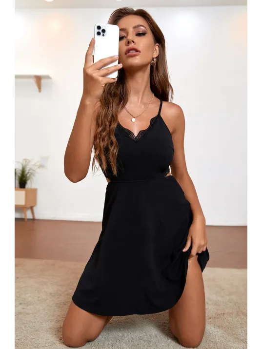 Kadın Siyah İp Askılı, Sırtı Ve Göğsü Dantel Detaylı Şık Gecelik – Modern Ve Şık Tasarım